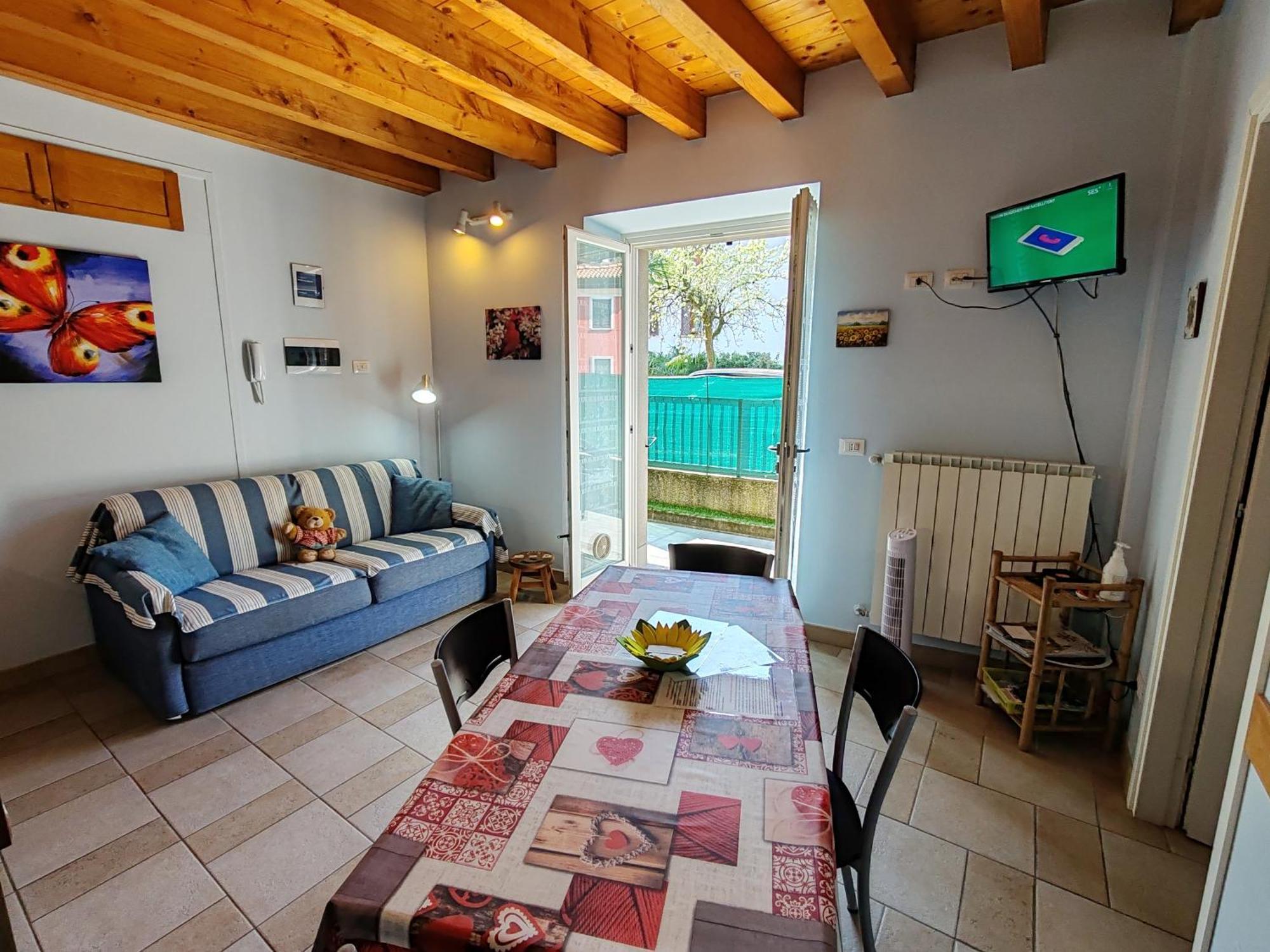 Residenza Silvana Apt A Cielo On The Ground Floor With Parking Βερμπάνια Εξωτερικό φωτογραφία